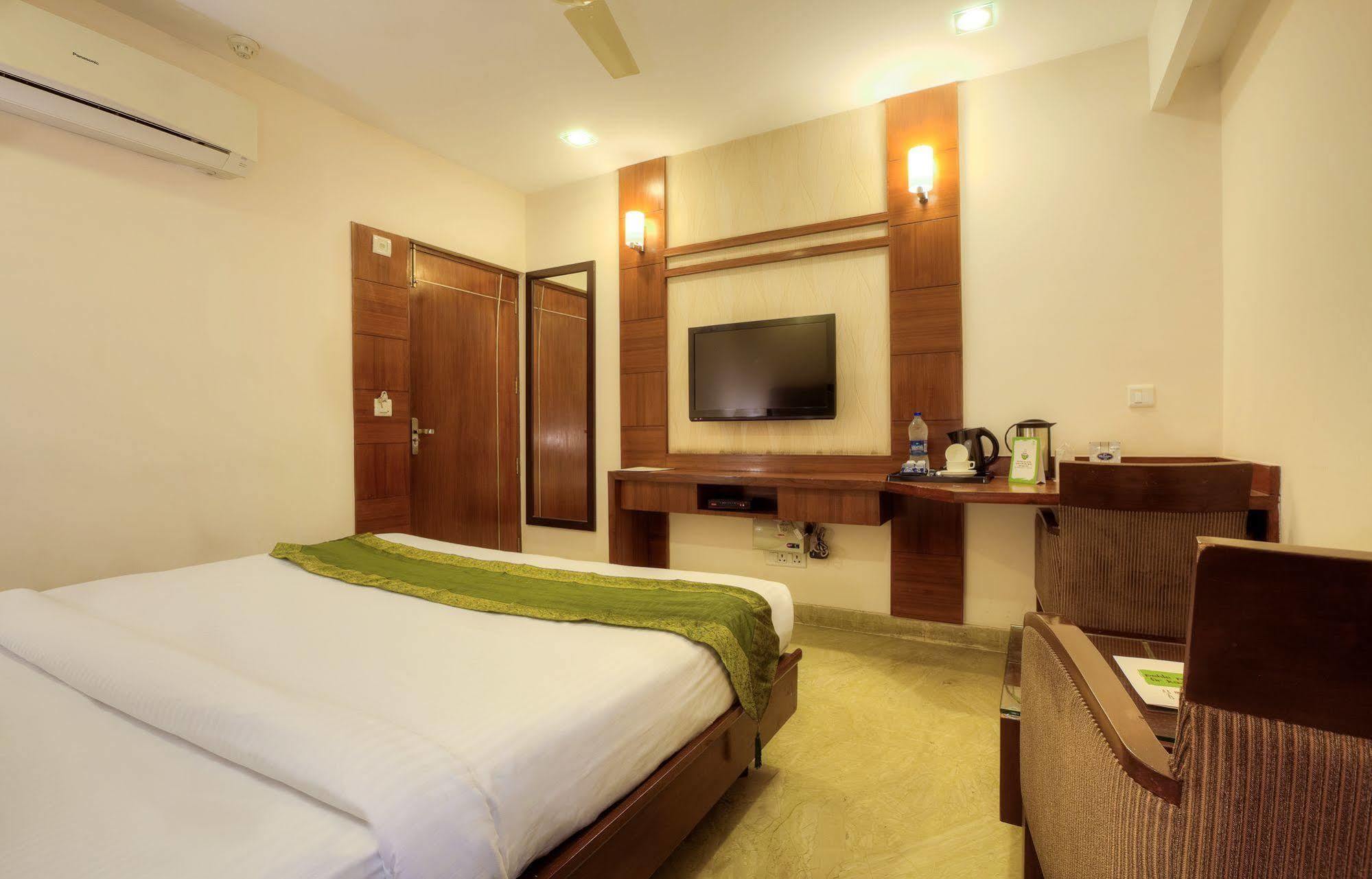 Mint Hotel Chandīgarh Exterior foto
